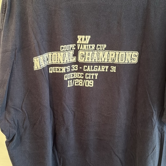 Queen’s University 2009 Championship T Shirt - Picture 2 of 3